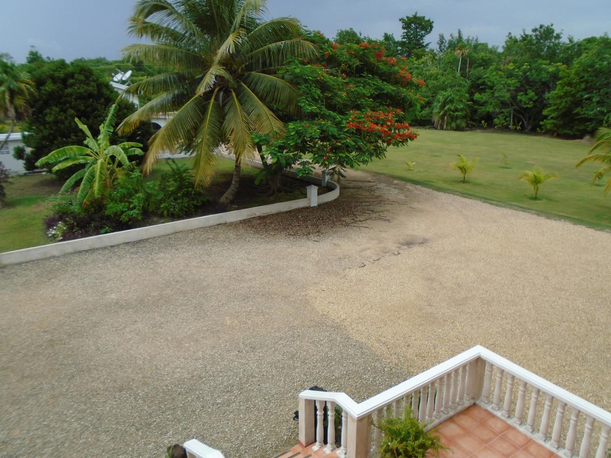 Serenity Sands Corozal Exteriör bild